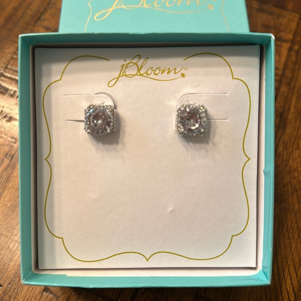 NIB jBloom Stud Sparkle Earrings